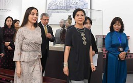 Bà Ngô Phương Ly, phu nhân Tổng Bí thư Tô Lâm, tiếp bà Leyla Aliyeva ở Bảo tàng Mỹ thuật