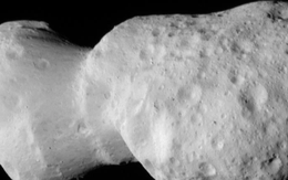 Tàu vũ trụ NASA bay qua tiểu hành tinh Donaldjohanson, phát hiện điều lạ thường