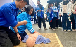 Trường đại học Y Hà Nội cấm sinh viên mặc váy ngắn lộ đầu gối, có khả năng nhìn xuyên thấu