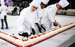 Chiếc bánh dâu tây dài 121,8m lập kỷ lục Guinness thế giới