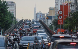 Giải pháp 'làn sóng xanh' giảm ùn tắc tại đường Cộng Hòa?