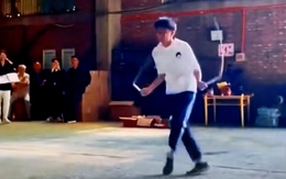 Nam sinh thi nhảy dây khiến khán giả đứng ngồi không yên