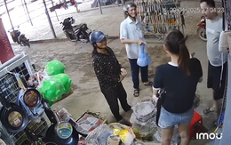 Cười sảng với hai vợ chồng bị khách nhầm là bố con