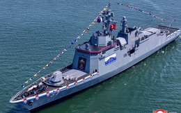 Triều Tiên trình làng tàu chiến 5.000 tấn 'phong cách Kim Jong Un'