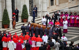 Linh cữu Giáo hoàng Francis về nơi an nghỉ cuối cùng