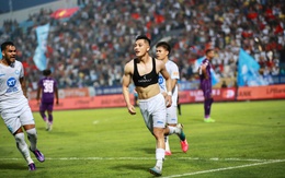 CLB Nam Định thắng kém vui trước B.Bình Dương vì Văn Toàn lại chấn thương