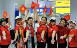 Áo thun, 'phụ kiện yêu nước' sốt hàng trước thềm 'concert quốc gia'