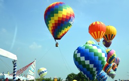 Hàng ngàn du khách nô nức check-in tại Festival khinh khí cầu lớn nhất Đồng Nai