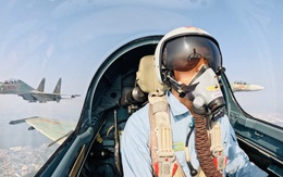 Xem clip và hình ảnh camera hành trình tiêm kích Su-30MK2 thả bẫy nhiệt