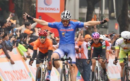 Nicholas Kergozou chiến thắng kịch tính tại vòng đua hồ Hoàn Kiếm