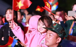 4 chiếc mũ lính tăng vị tướng tặng lại Buôn Ma Thuột trong đêm Trường ca hòa bình