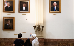 Nữ họa sĩ vẽ chân dung Tổng thống Trump kêu cứu