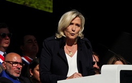 Hàng ngàn người biểu tình tập trung ở Paris sau khi bà Le Pen bị kết án tù