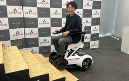 Xe lăn điện có khả năng vượt mọi địa hình