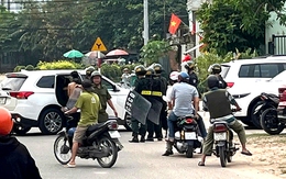 Người đàn ông cầm súng vào phòng trọ khống chế đôi nam nữ ở Bình Dương