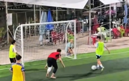 Biến bàn thắng thành cơ hội vì làm màu lốp bóng