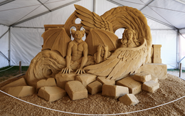 Quỷ Nhật Bản, nàng tiên cá điêu khắc từ hàng chục tấn cát