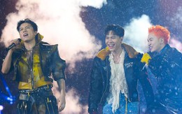 30 Anh trai say hi diễn trong cơn mưa trắng trời ở sân Mỹ Đình