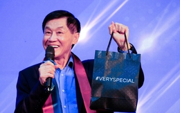 Hai công ty nhà ông Johnathan Hạnh Nguyễn thoái bớt vốn tại chuỗi bán lẻ lớn nhất sân bay