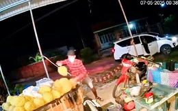 Nhóm cẩu tặc đi ô tô trộm chó và sầu riêng