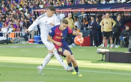 Phòng VAR 'tạ ơn Chúa' khi Barca bị từ chối bàn thắng