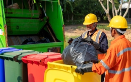 Nghề quét rác thu nhập trên 1 tỉ đồng mỗi năm vẫn bị chê