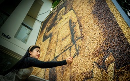 Ngắm tranh chân dung Chủ tịch Hồ Chí Minh cao gần 5m từ hơn 135.000 hạt sen