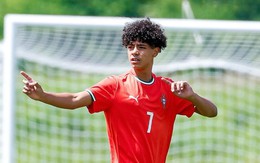 Con trai Ronaldo ra mắt tuyển U15 Bồ Đào Nha, mặc áo số 7