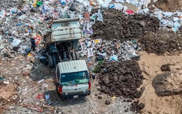 Chủ tịch Hà Nội chỉ đạo kiểm tra vụ ngang nhiên xây dựng trái phép dưới chân cầu Nhật Tân