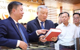 Phó thủ tướng Nguyễn Hòa Bình dự ra mắt tủ sách điện tử Chủ tịch Hồ Chí Minh