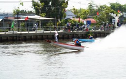 Giải đua 'vỏ lãi bay' ở Cà Mau
