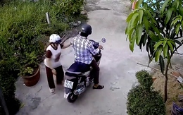 Con cái check camera thấy bố chạy xe máy bỏ quên mẹ ở nhà