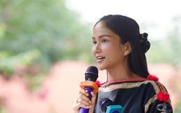 H'Hen Niê tặng thư viện cho trẻ em dân tộc Ê Đê ở quê nhà