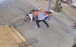 15 giây khổ sở của tên trộm SH