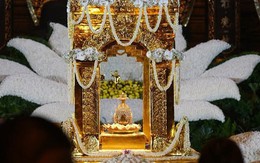 Hàng chục ngàn người về chùa Tam Chúc chiêm bái xá lợi Phật trong ngày đầu tiên