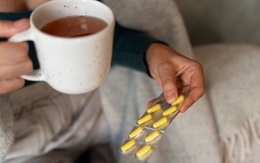 7 loại thuốc không nên uống cùng lúc với cà phê