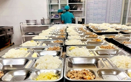 Chủ tịch Quảng Bình chỉ đạo khẩn vụ bữa ăn bán trú bị đánh thuế 2 lần