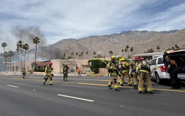 Bom nổ bên ngoài trung tâm sinh sản ở California, gây thương vong