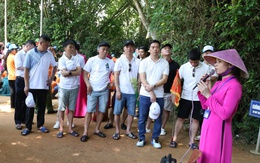 Người con muôn nẻo quê hương về Kim Liên dịp sinh nhật Bác