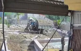 Xe công nông lật ngang vì tài xế kinh nghiệm lái non