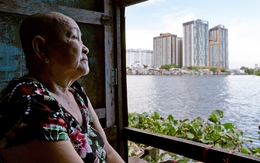 Cuộc sống trong những căn nhà 'còn ở được ngày nào hay ngày đó' trên kênh rạch quận 8