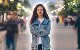 Phát hiện mới: Con người tự phát sáng khi còn sống