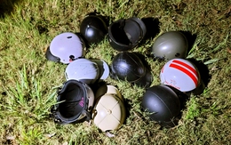 Nam thanh niên 'trả thù tình' bằng cách trộm mũ bảo hiểm của các cặp đôi hẹn hò