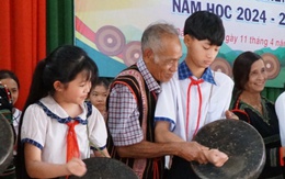 Những tiết học ngoại khóa rộn ràng cùng tiếng cồng chiêng M'nông