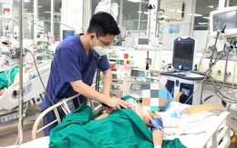 Bị thanh gỗ đâm vào chân khi đá bóng, một trẻ 7 tuổi nhập viện nguy kịch