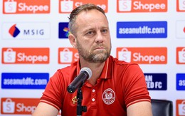 HLV Polking hé lộ cuộc trò chuyện với Kiatisak