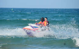 Đà Nẵng cho phép khai thác thể thao mặt nước, có mô tô nước ở nhiều bãi biển và sông Hàn