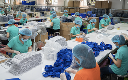 Khẩu trang đắt hàng chợ mạng sau cảnh báo của cơ quan chức năng về COVID-19