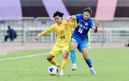 HLV Lư Đình Tuấn cảm ơn các cầu thủ nữ TP.HCM đã nỗ lực