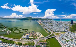 Thành phố Quy Nhơn lộng lẫy nhìn từ trên cao, là nơi đi đâu ta cũng muốn quay về
